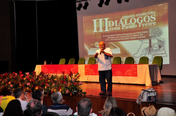 Me movo como educador, porque, primeiro, me movo como gente. Paulo Freire De 25 a 27 de março de 2015, aconteceu em Natal (RN), o III Seminário Internacional Diálogos com [&hellip;]