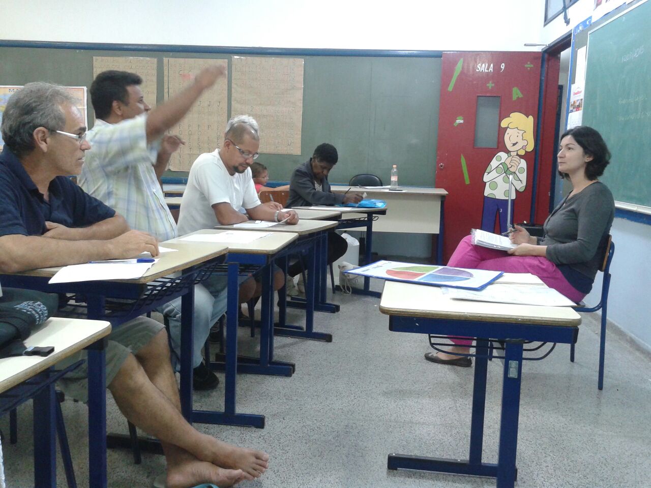 Uma das tarefas mais importantes da prática educativo crítica é propiciar as condições em que os educandos em suas relações uns com os outros e todos com o educador ou [&hellip;]